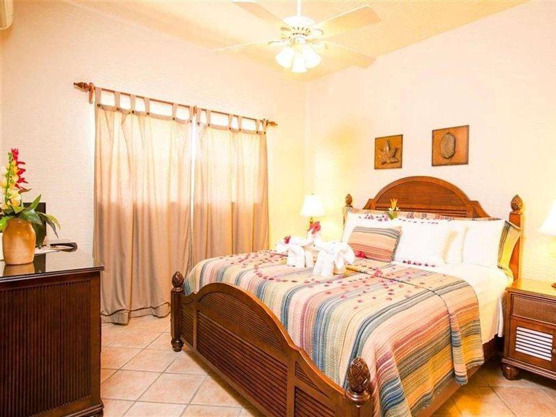 Clarion Suites Roatan At Pineapple Villas French Harbour Εξωτερικό φωτογραφία